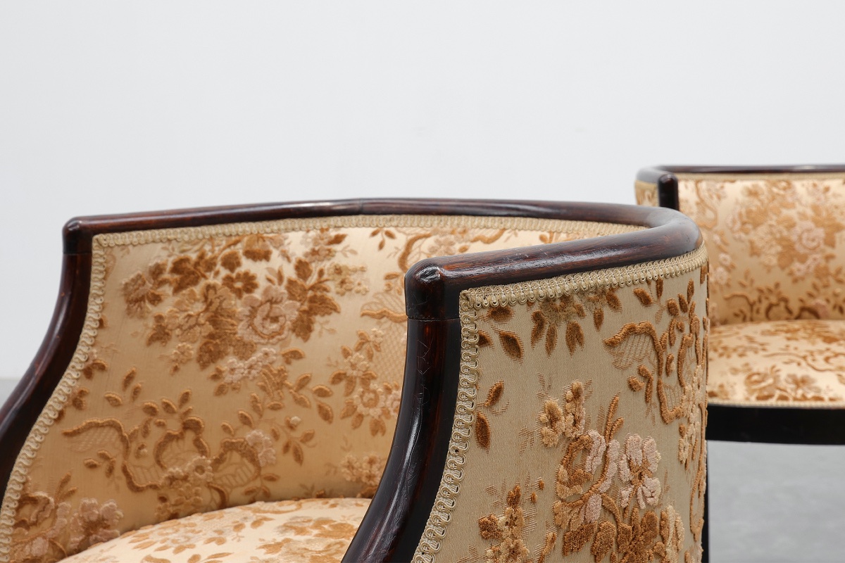 Paire de fauteuils baignoire ébonisés à revêtement floral, France, vers 1900-photo-2