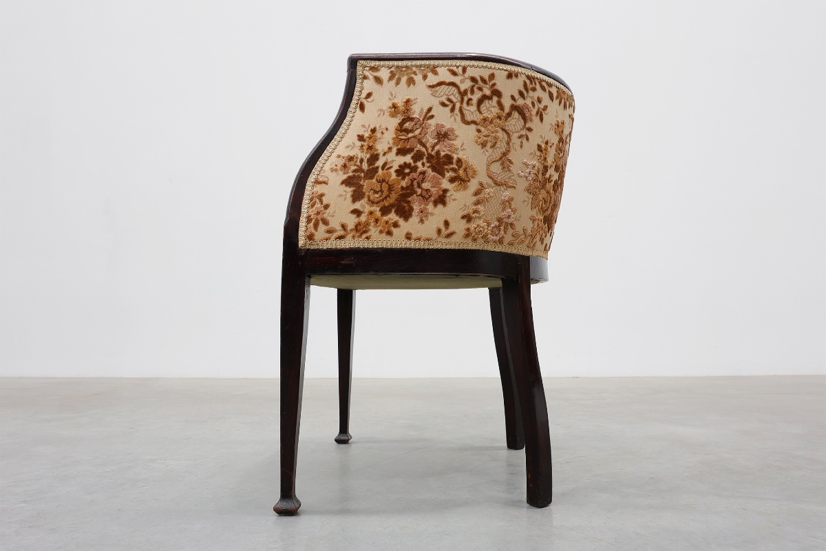 Paire de fauteuils baignoire ébonisés à revêtement floral, France, vers 1900-photo-1