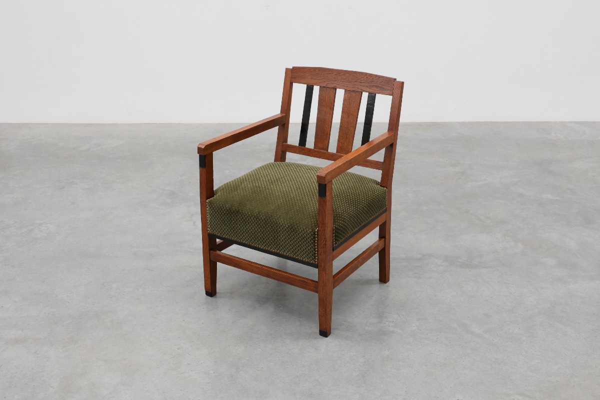 Amsterdamse School Oak Armchair With Green Velvet Seat, Netherlands, 1920s-photo-3