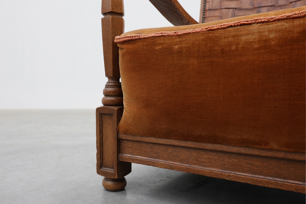Fauteuil lounge Art Déco en chêne, dossier en cuir tressé et velours ocre, Belgique, 1920s-photo-4