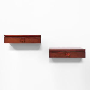 Paire de tables de chevet murales danoises de style Mid-Century Modern en noyer