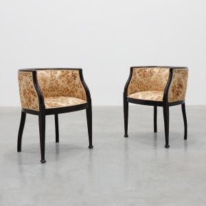 Paire de fauteuils baignoire ébonisés à revêtement floral, France, vers 1900