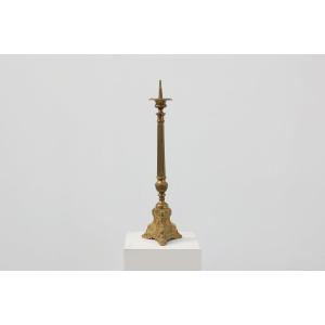 26-0626 - Pique-cierge ancien en laiton au médaillon du Christ, France, 1880