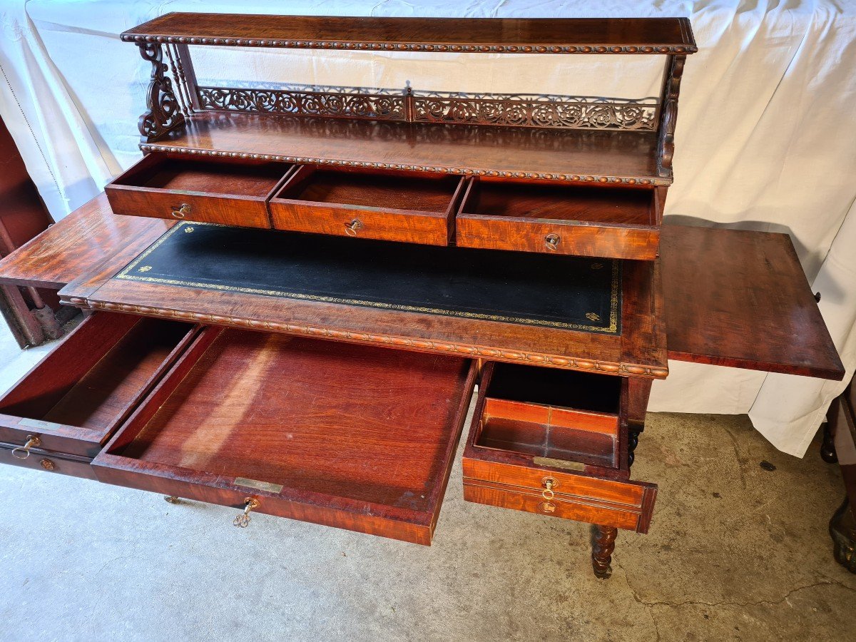 Pretty Mahogany Desk-photo-3