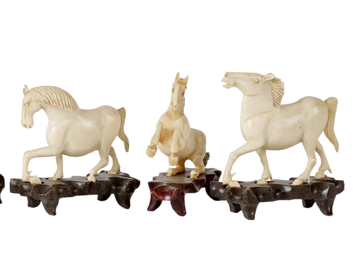 Serie Of 8 Chinese  Ivory Horses Sculptures -photo-2