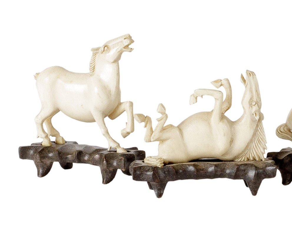 Serie Of 8 Chinese  Ivory Horses Sculptures -photo-4