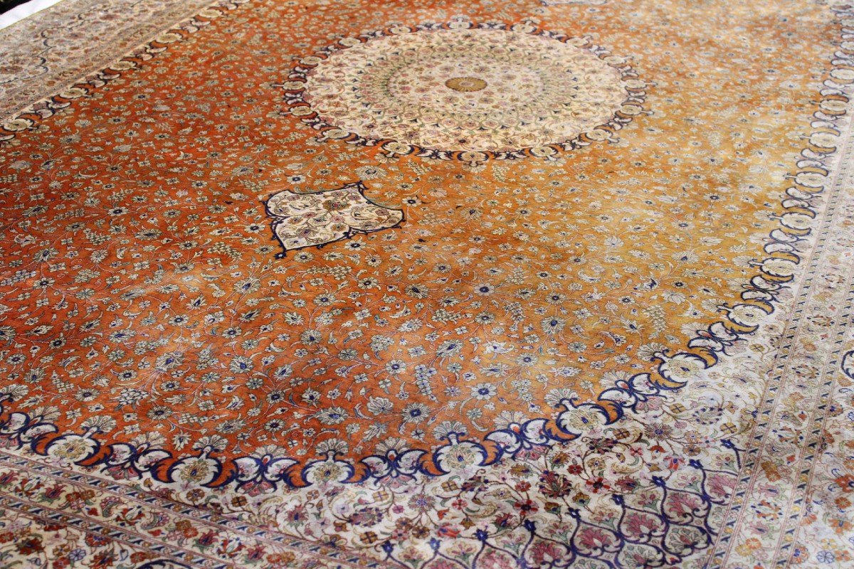 20th Extra Fine Persian Isfahan Silk Rug 300 X 193 M-photo-2