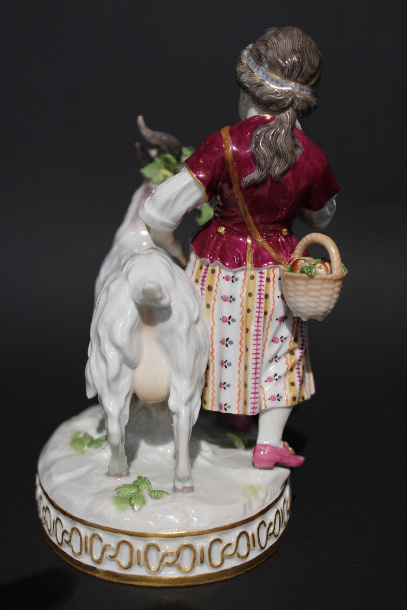 Meissen Porcelain 19th "young Girl And Goat"-photo-3