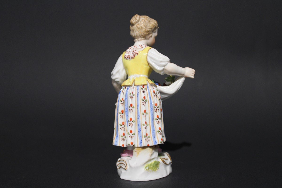 Meissen Porcelain 19th "young Girl With Flowers"-photo-4
