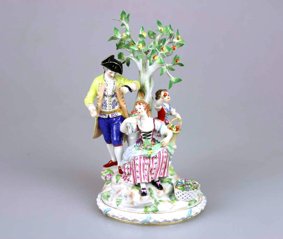 Groupe en porcelaine fin 19eme de Meissen, 1er choix, modèle M.V. Acier