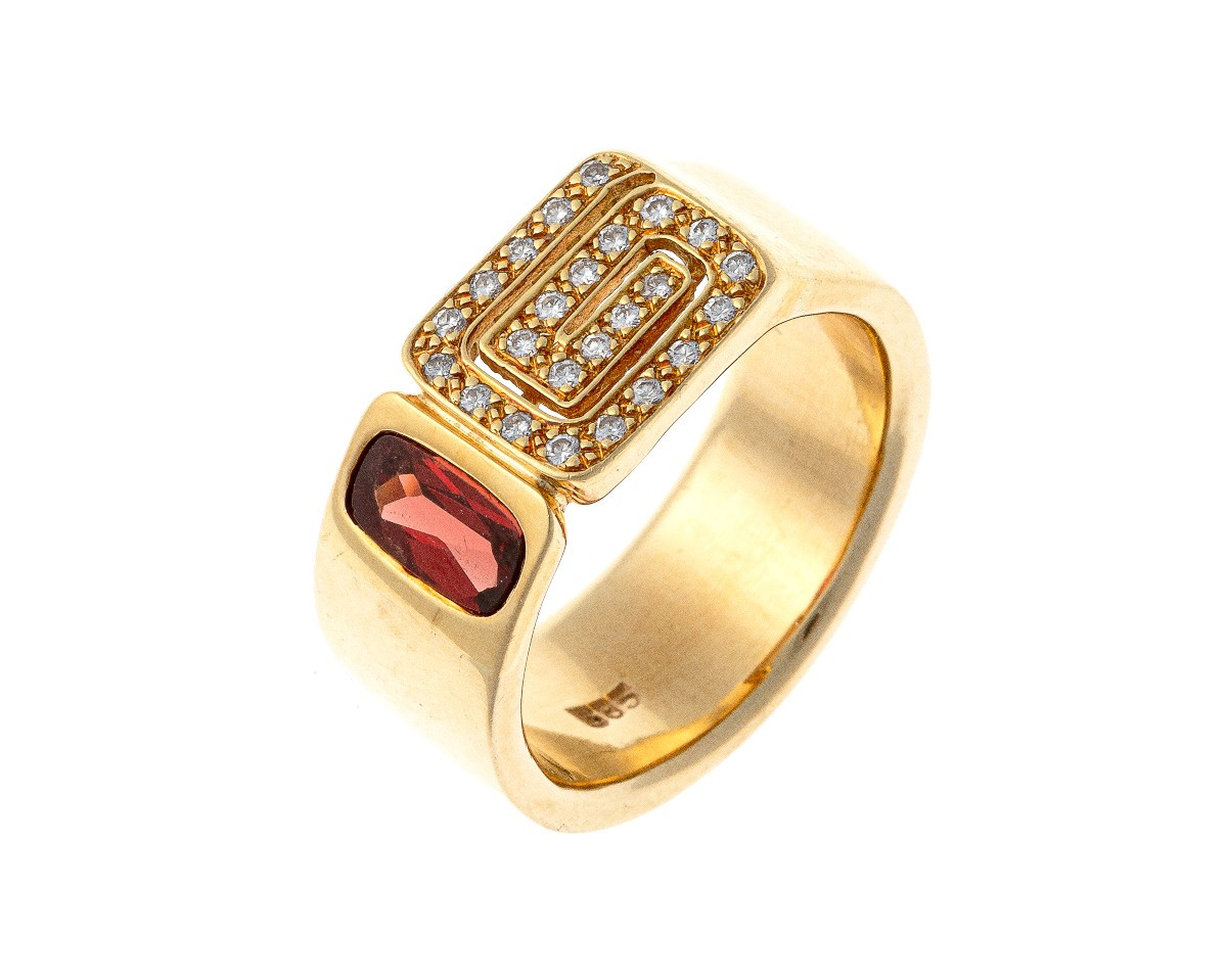 Bague en or 14k  avec grenat et diamants