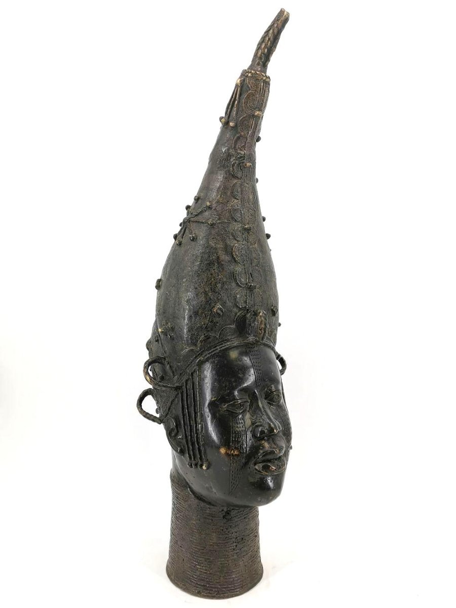Large Bronze Head Of A Woman From Benin-photo-4