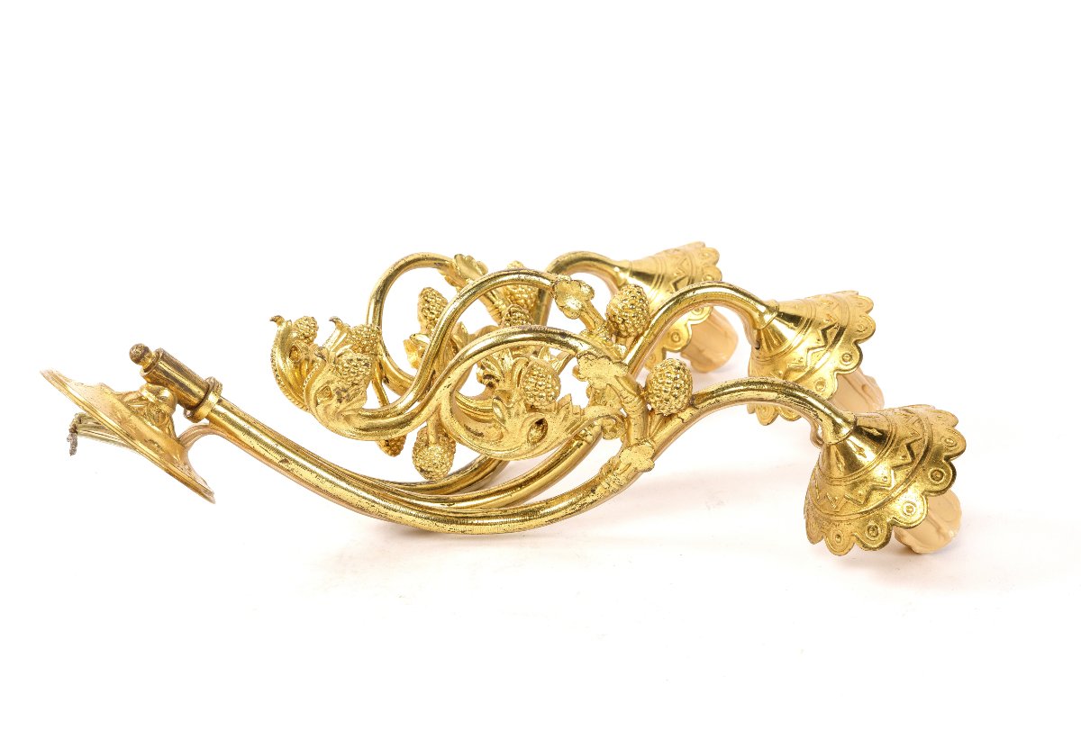 Paire d'Appliques A 3 Lumieres En Bronze de style Neogotique-photo-2