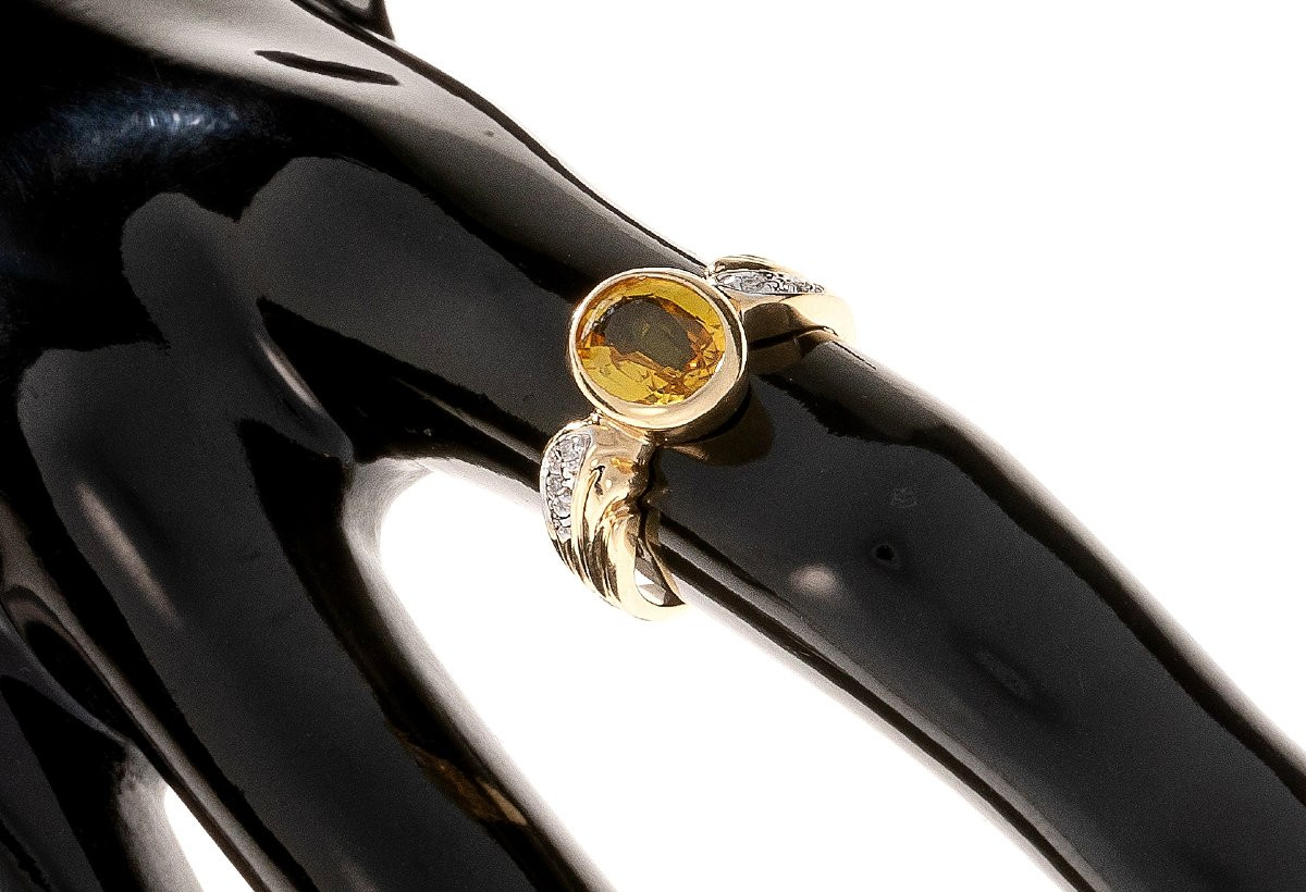 Ring In 14k Gold With Diamonds And Yellow Sapphire-photo-1