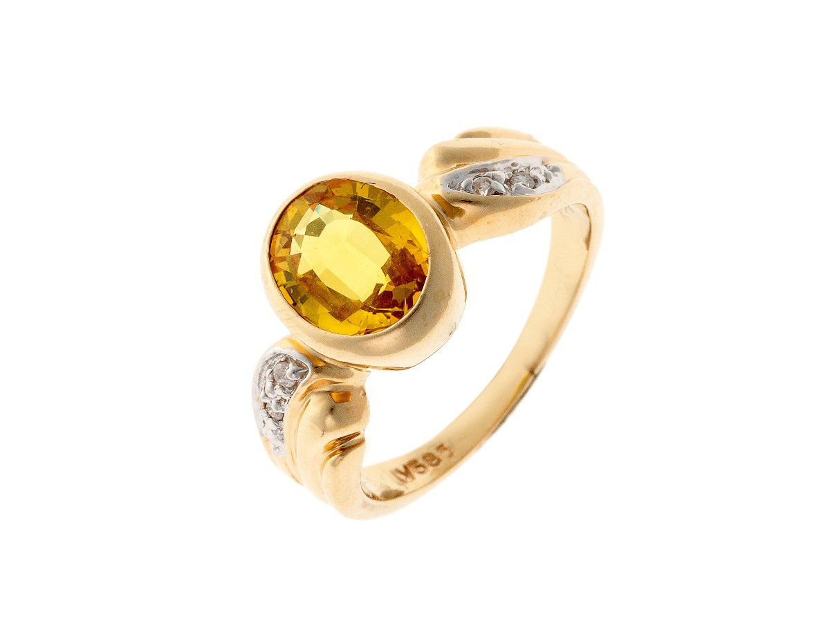 Ring In 14k Gold With Diamonds And Yellow Sapphire
