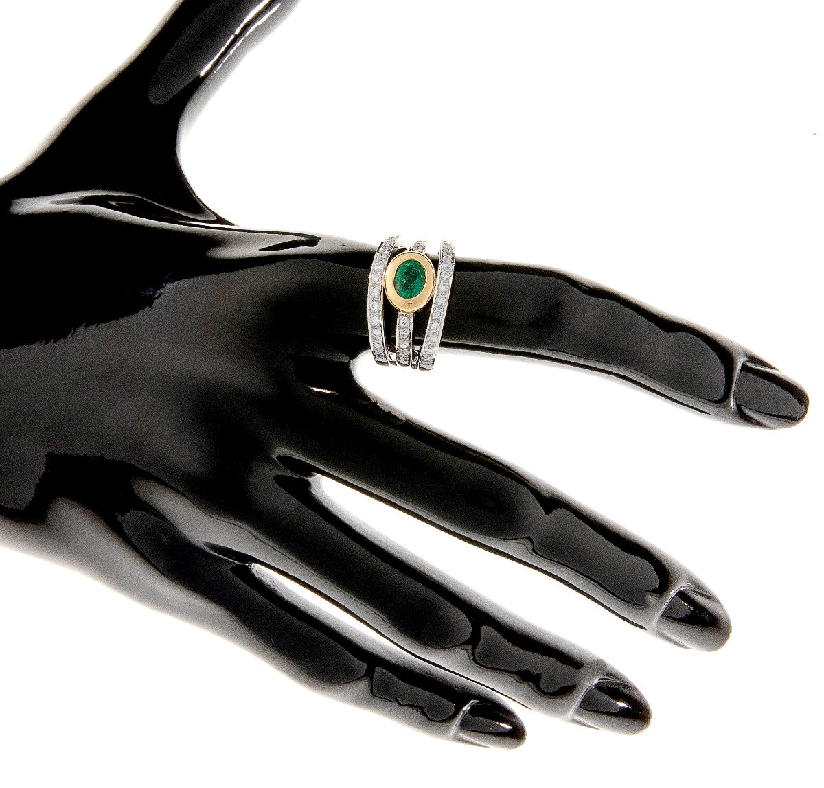 Bague en or 18k sertie de diamants et émeraude -photo-4