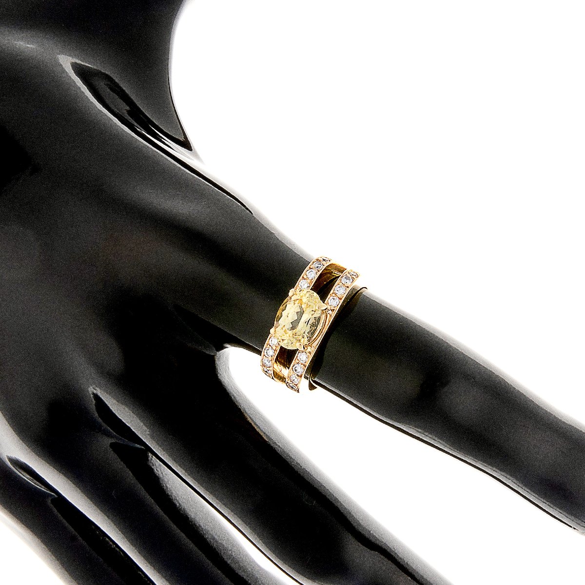 Ring In 18k Gold With Yellow Sapphire And Diamonds-photo-4