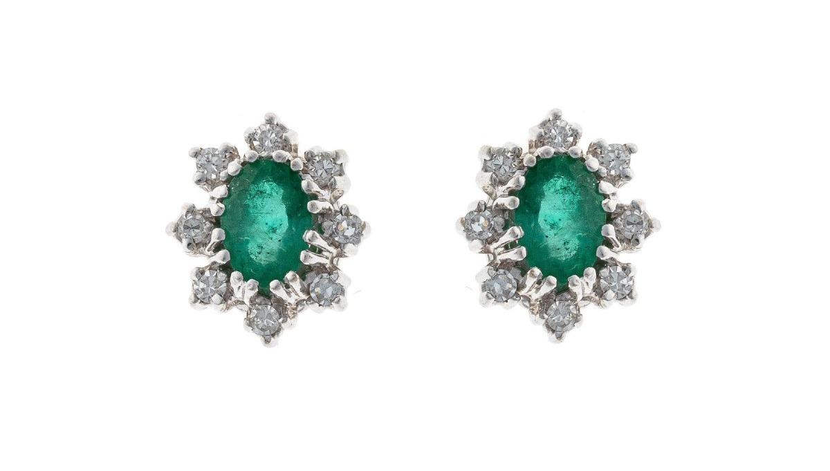 14k White Gold Earrings Set With Diamonds And Emeralds. 20th Century.