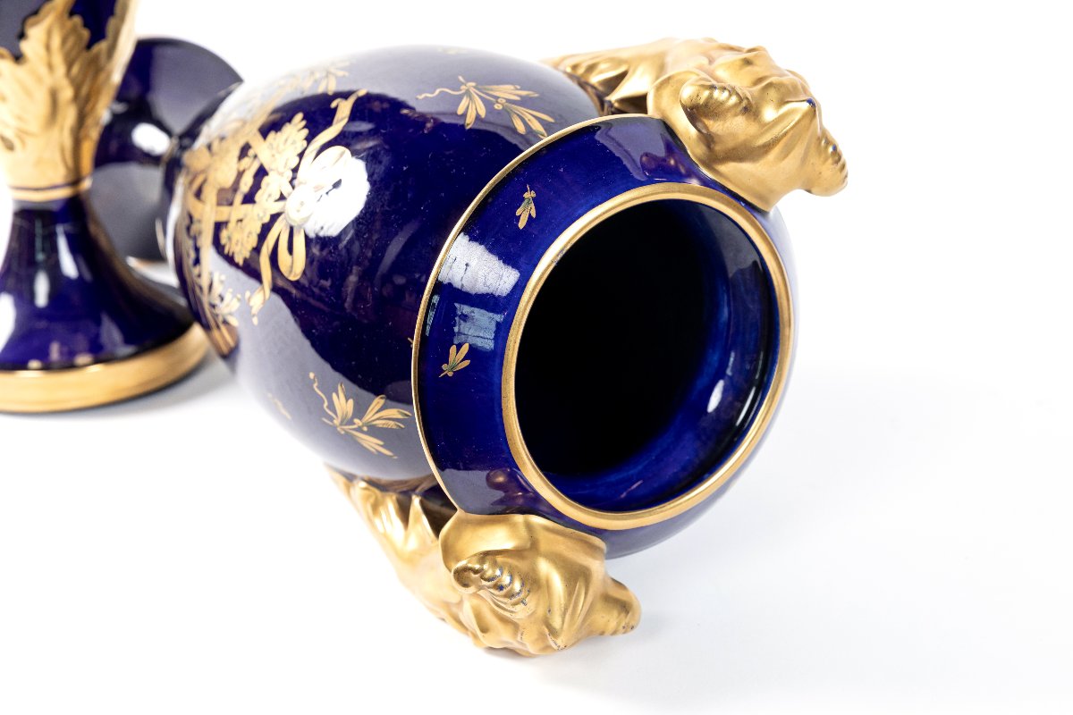 Paire de vases  en faïence dore travail francaise de style Louis XVI vers 1900-photo-4