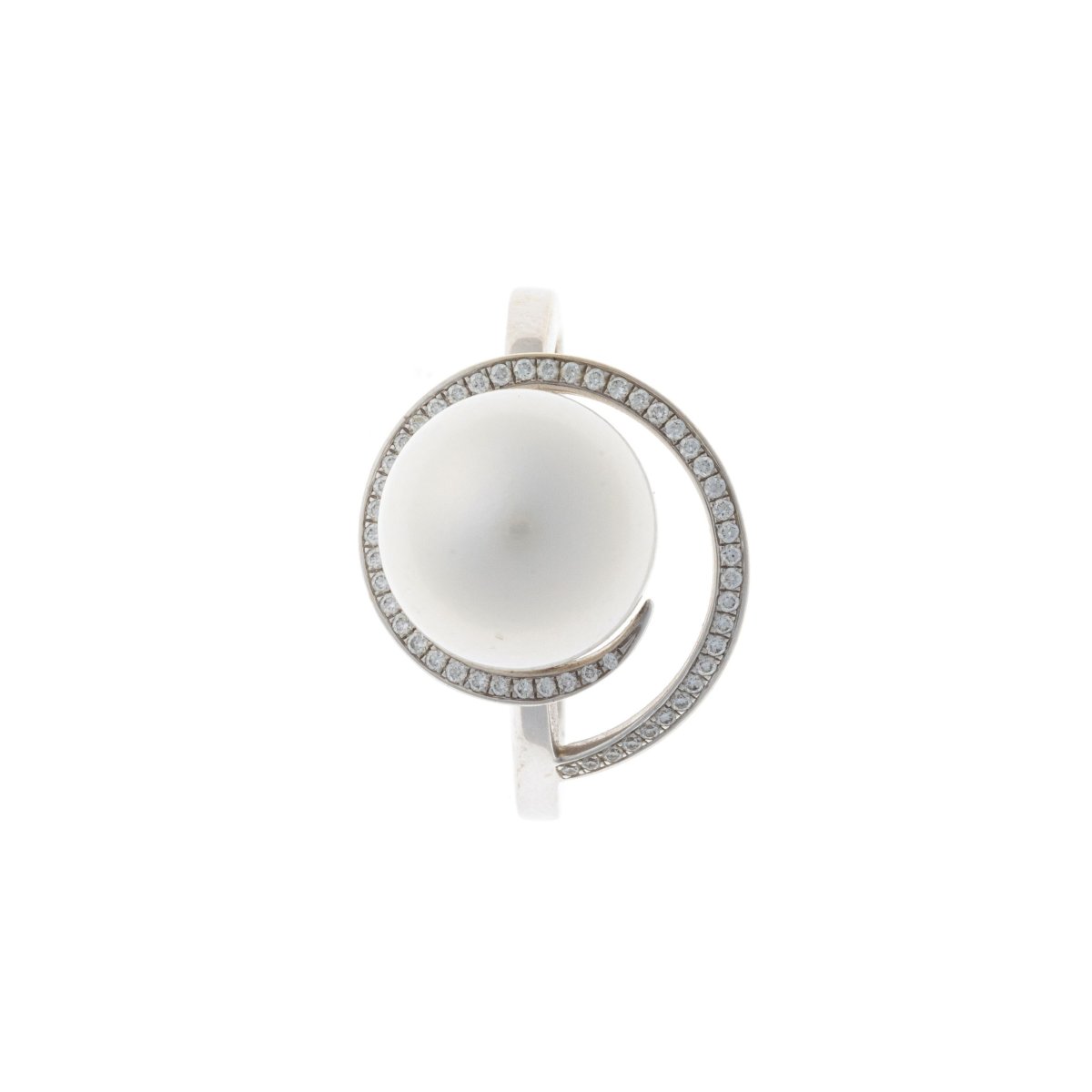 18k Gold Ring With A Pearl And Diamonds-photo-2