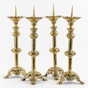 Quatre chandeliers d'église en bronze de style Baroque,  19eme