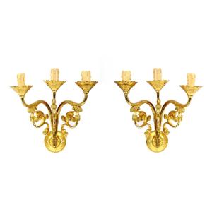 Paire d'Appliques A 3 Lumieres En Bronze de style Neogotique