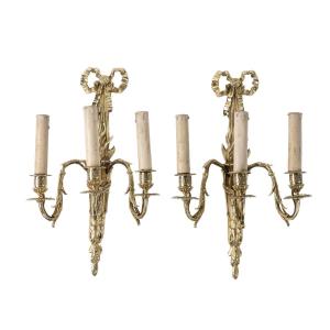 Paire d'Appliques A 3 Lumieres En Bronze de style Louis XVI
