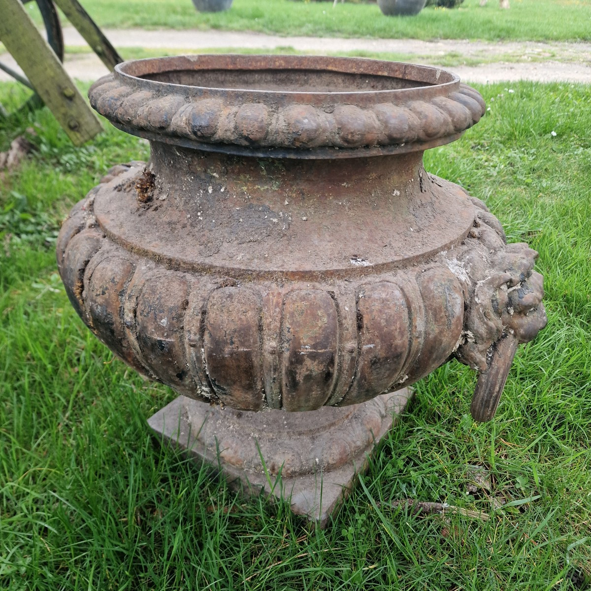 Vasque de jardin en fonte XIXe