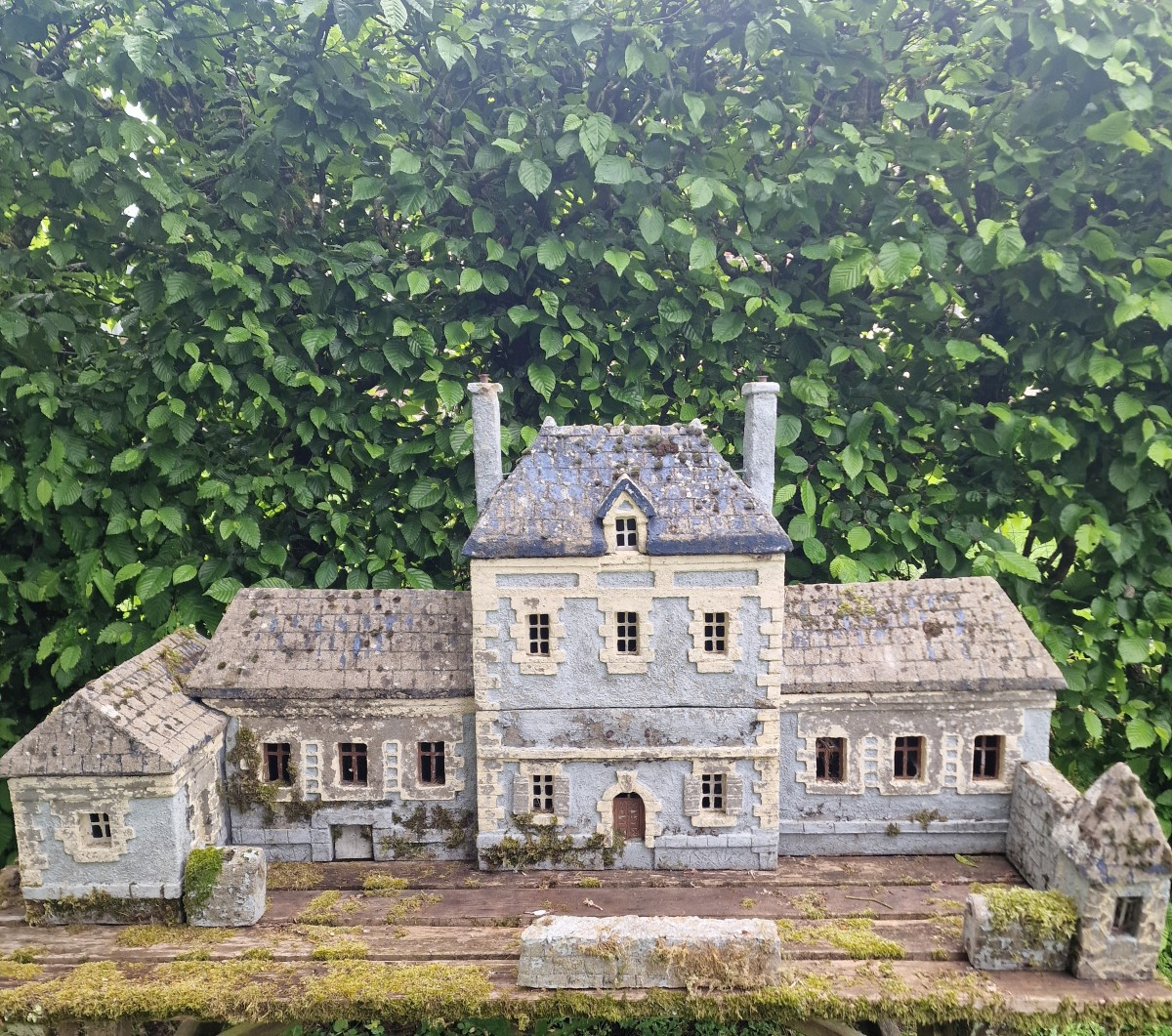 Set Of A Beautiful Home