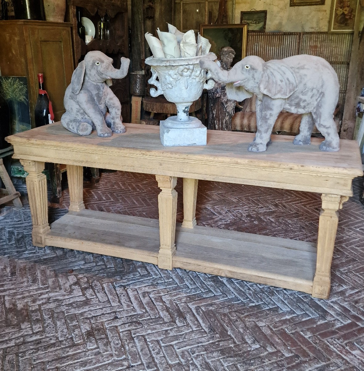 Presentation Table