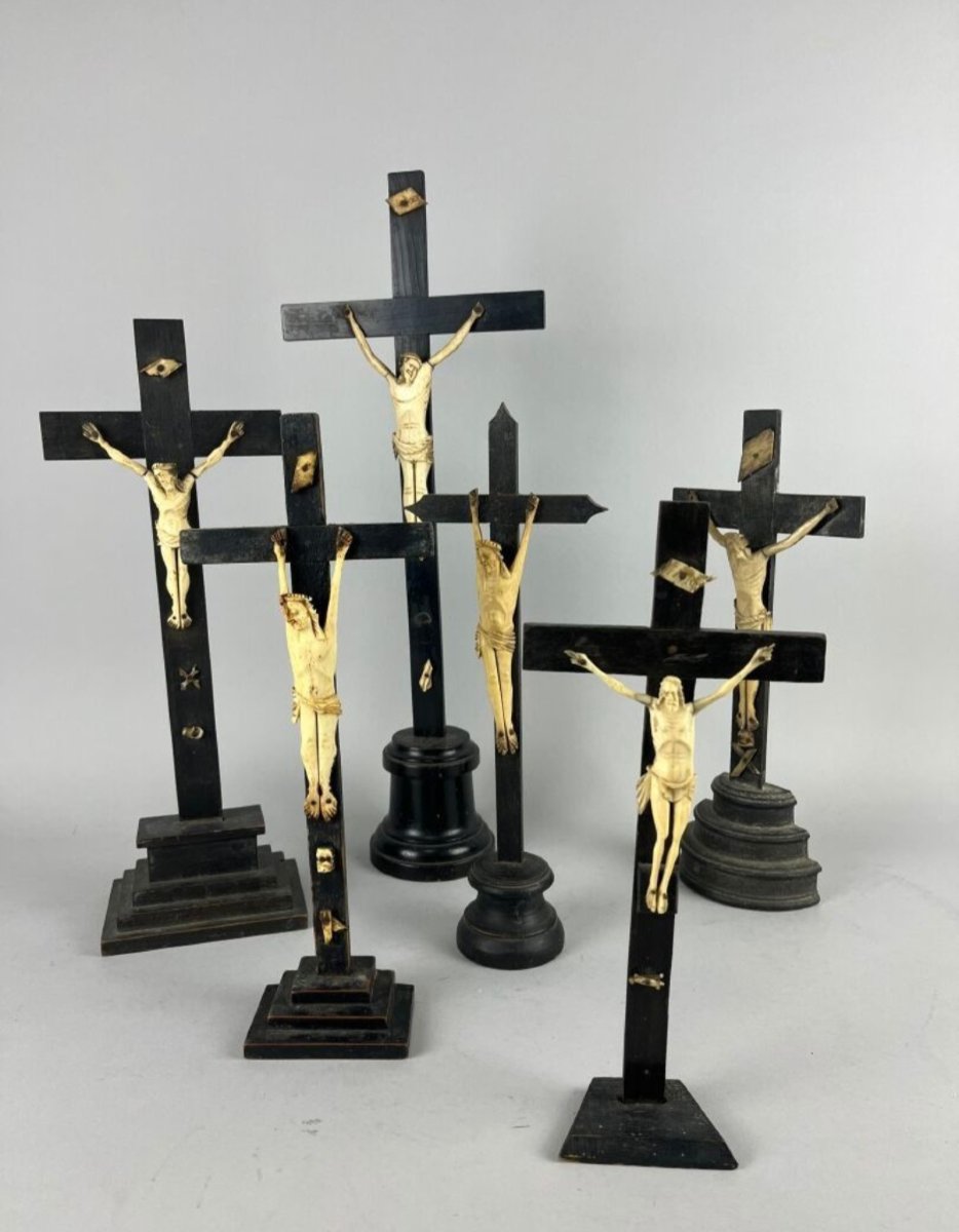 30 Crucifixes-photo-4