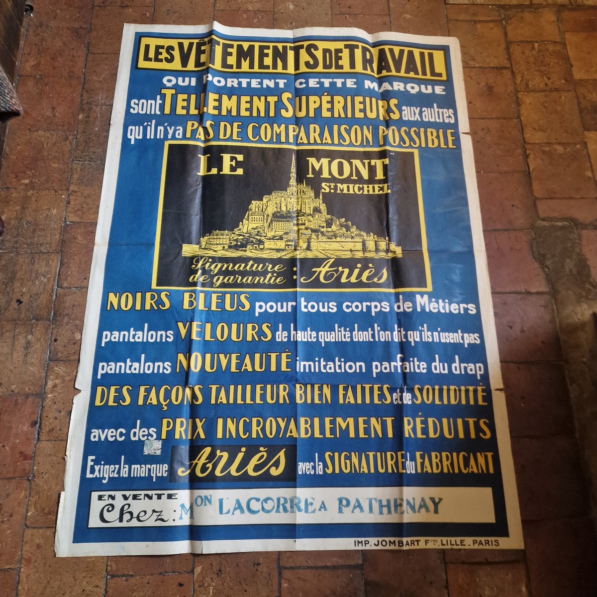 Poster: Clothing At Mont Saint-michel