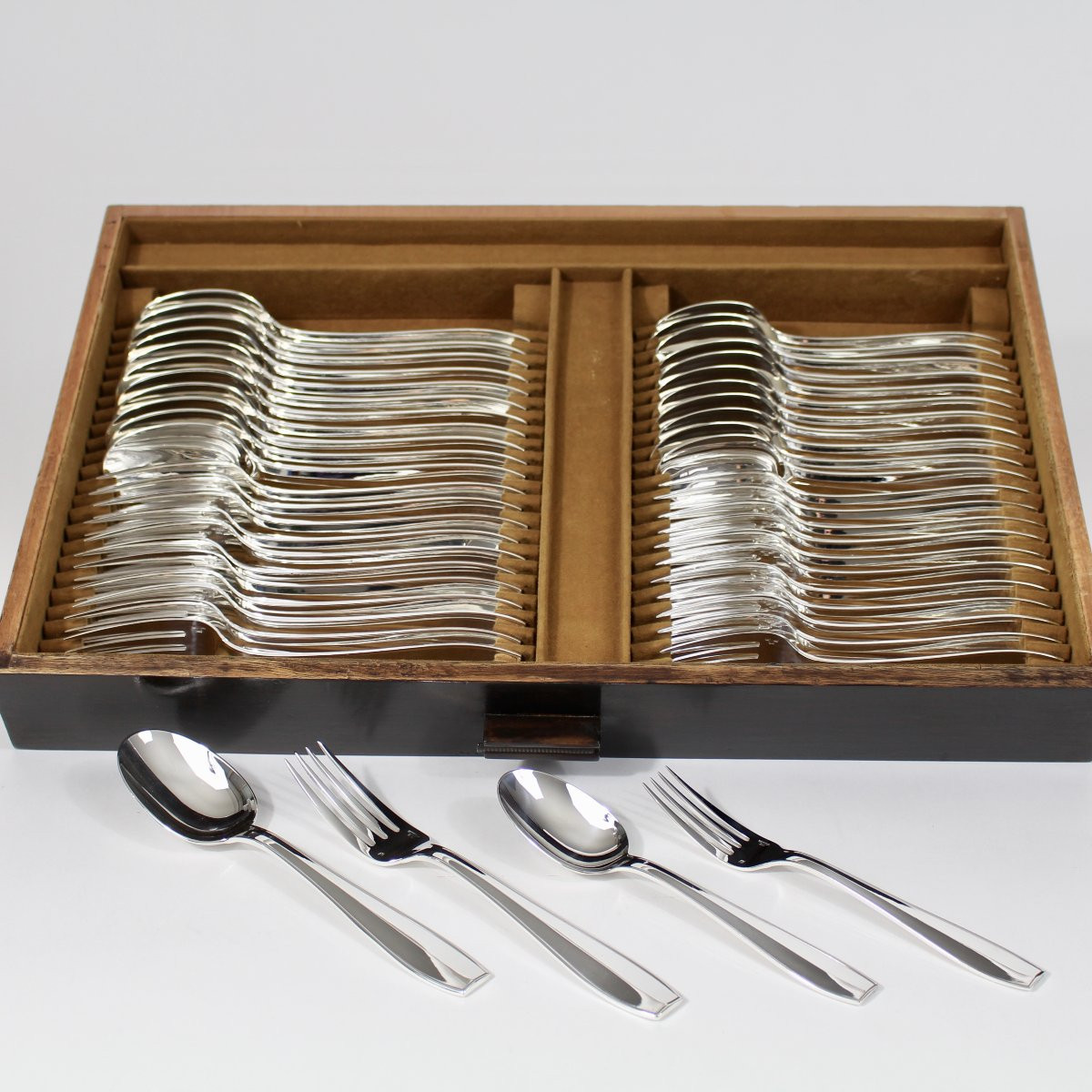Christofle "atlas" 109-piece Cutlery Set-photo-3