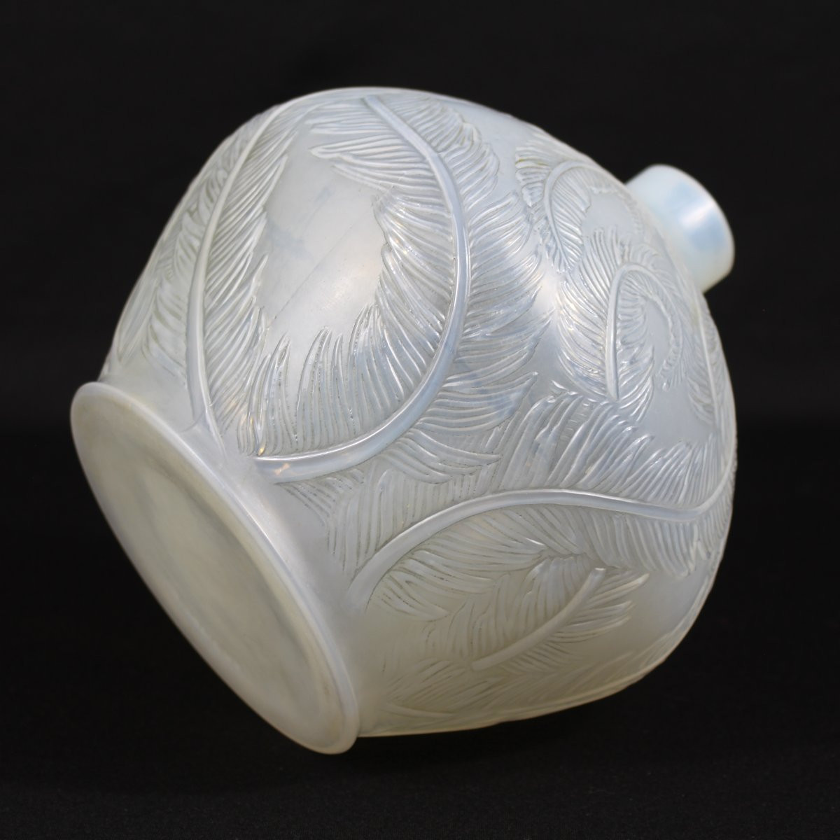 R  LALIQUE  VASE  "PLUMES "-photo-1