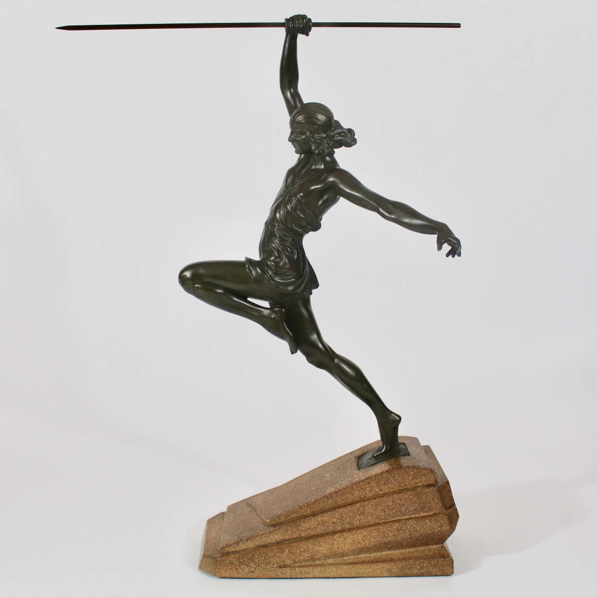 FAYRAL     SCULPTURE  " AMAZONE AU JAVELOT "