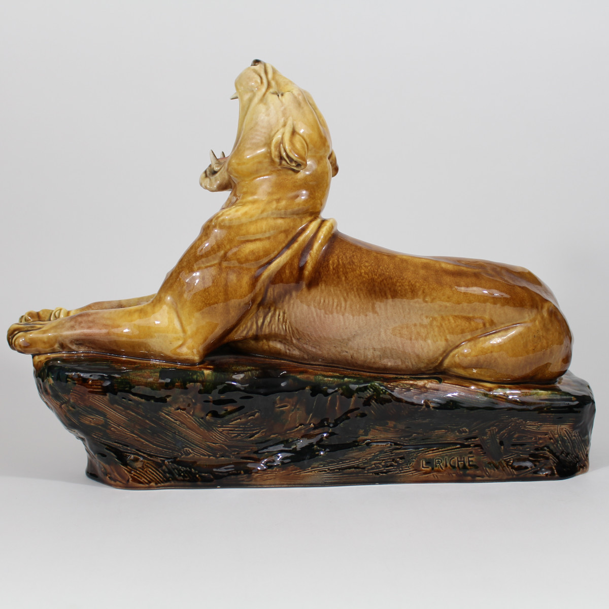 The Spectacular And Rare Rooring Rich Lioness Sculpture-photo-7