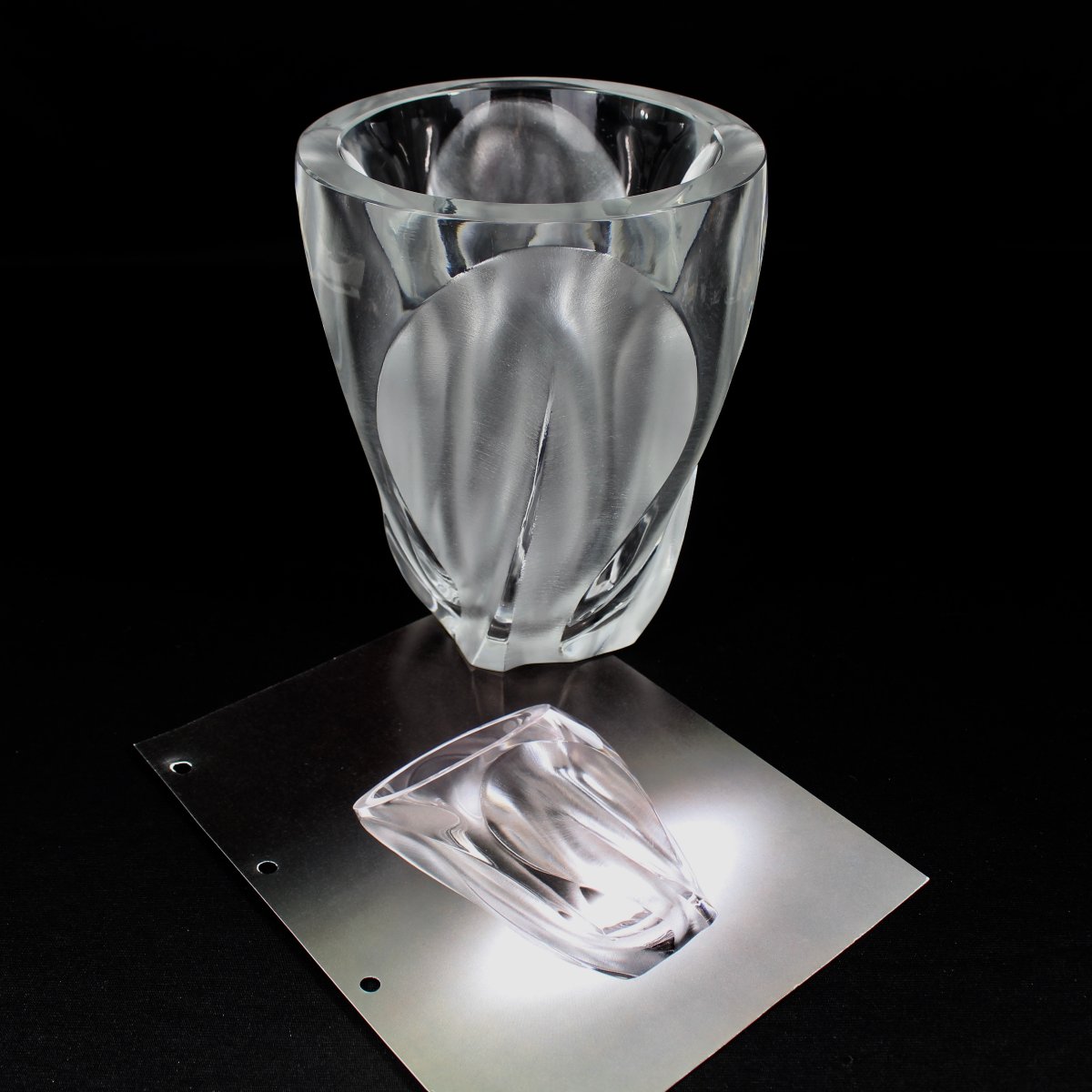 LALIQUE  FRANCE     VASE  "INGRID "-photo-5