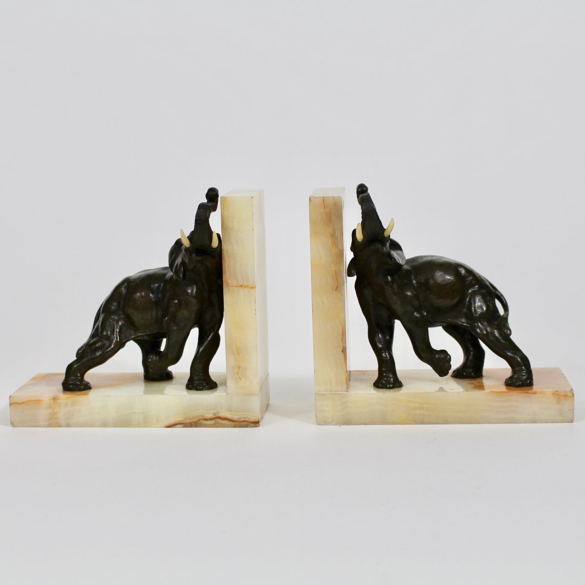 L  Carvin  Bookends  "elephants"-photo-3