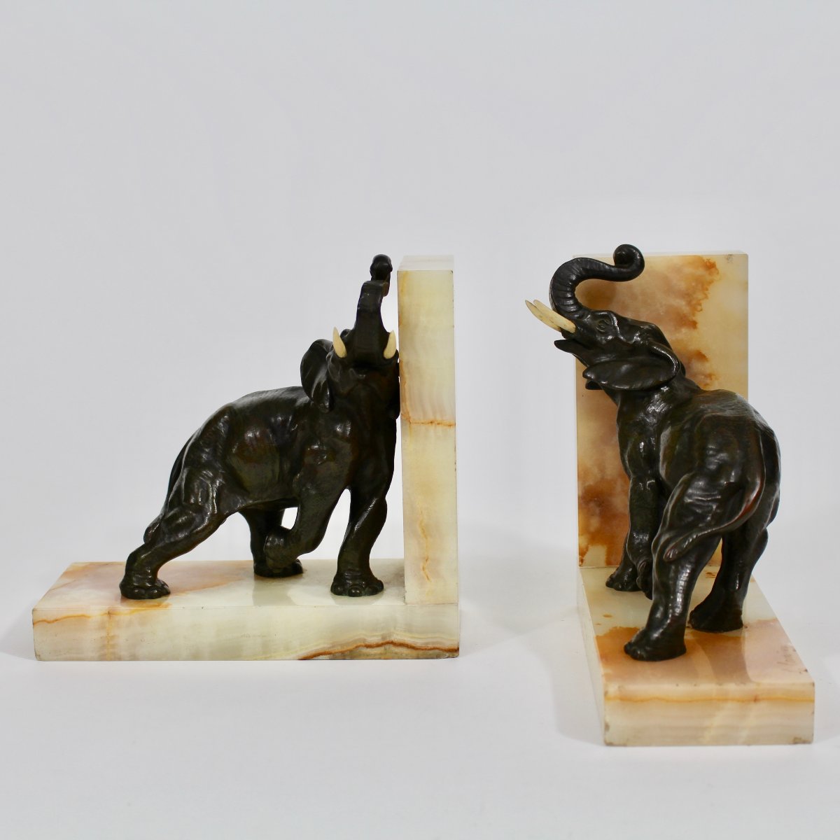 L  Carvin  Bookends  "elephants"-photo-4
