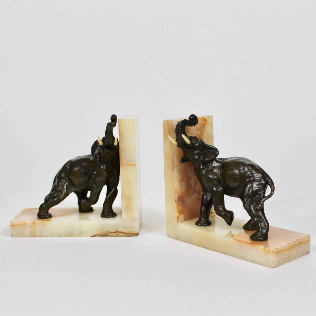 L  Carvin  Bookends  "elephants"-photo-4