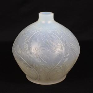 R Lalique “feathers” Vase