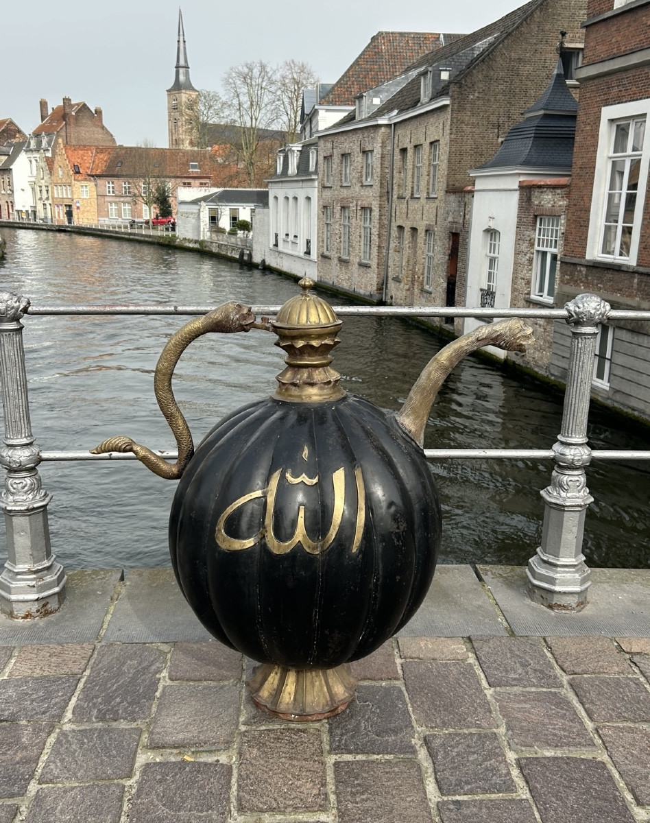 Imposing Oriental Teapot