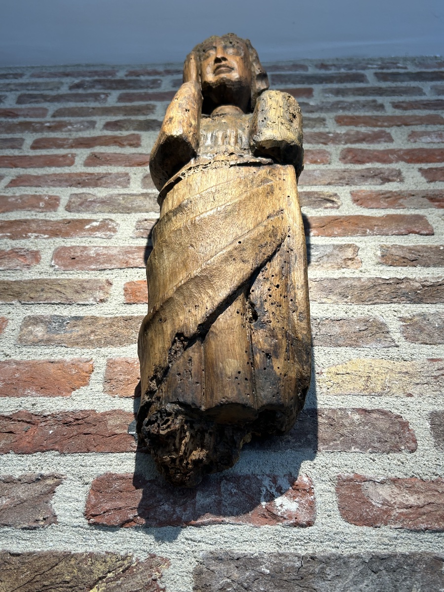 14th–15th-century Wood Carving-photo-1