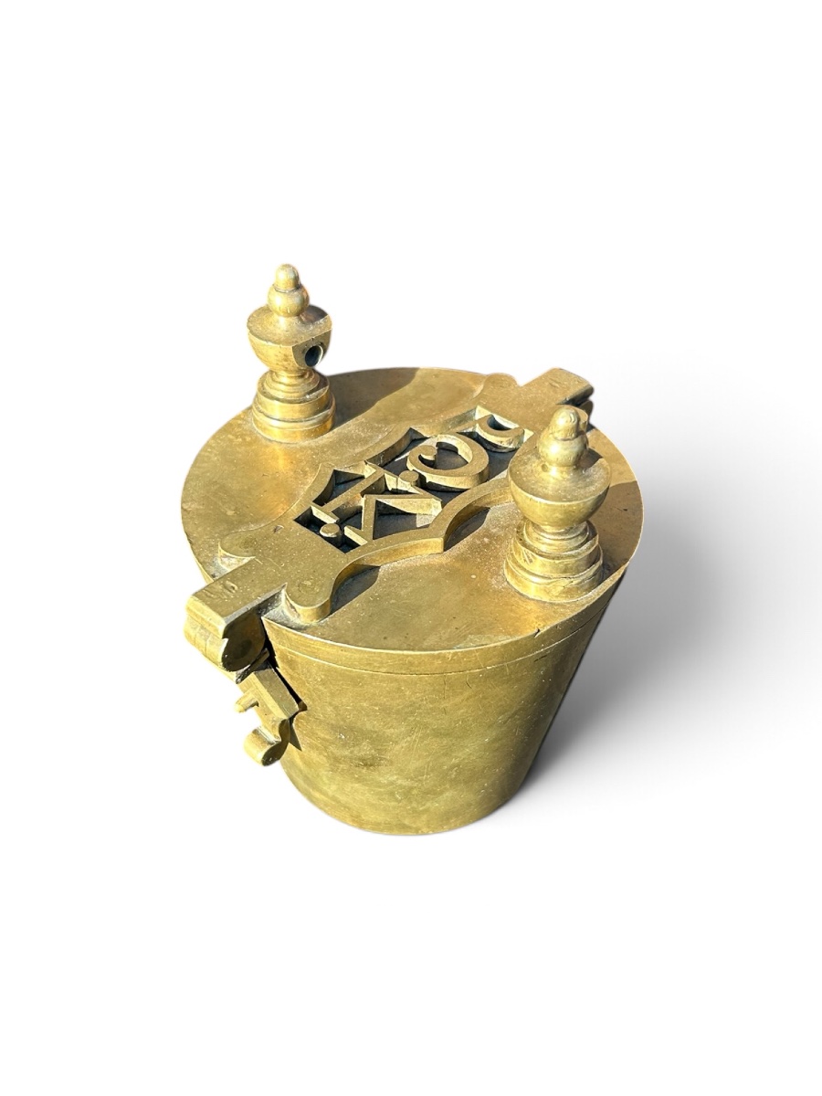 Large 5-kg Weight, 18th