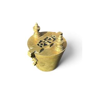 Large 5-kg Weight, 18th