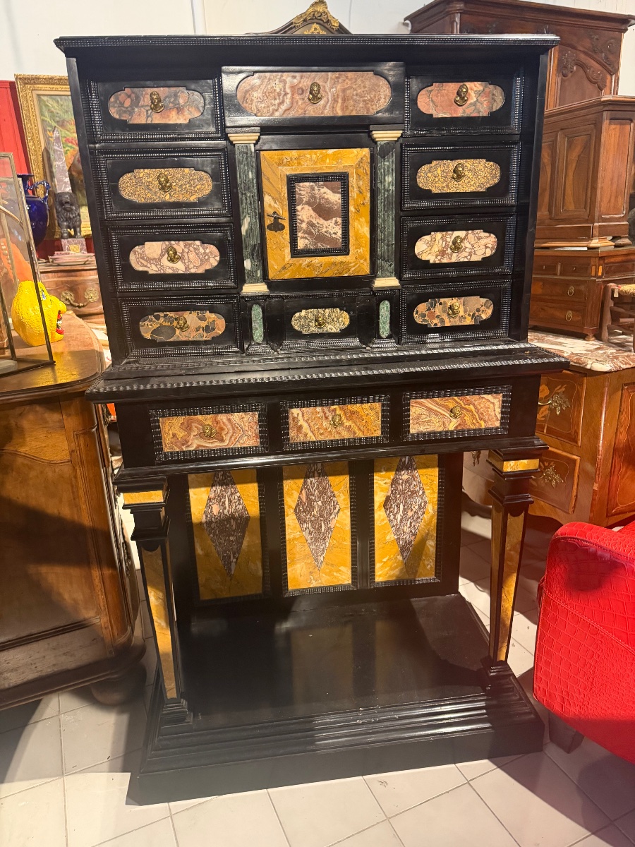 Cabinet, 18e