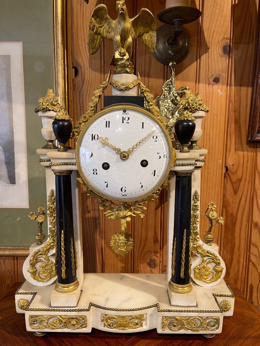 Empire Pendulum