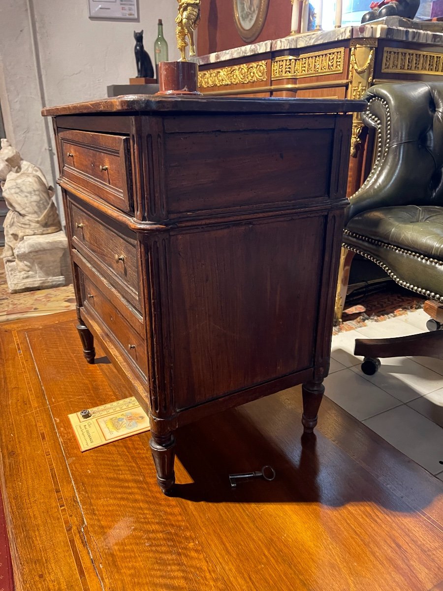 Louis XVI Commode-photo-3