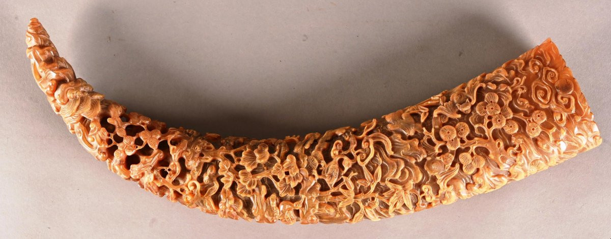 China Or Indochina. Large And Beautiful Carved Horn-photo-4