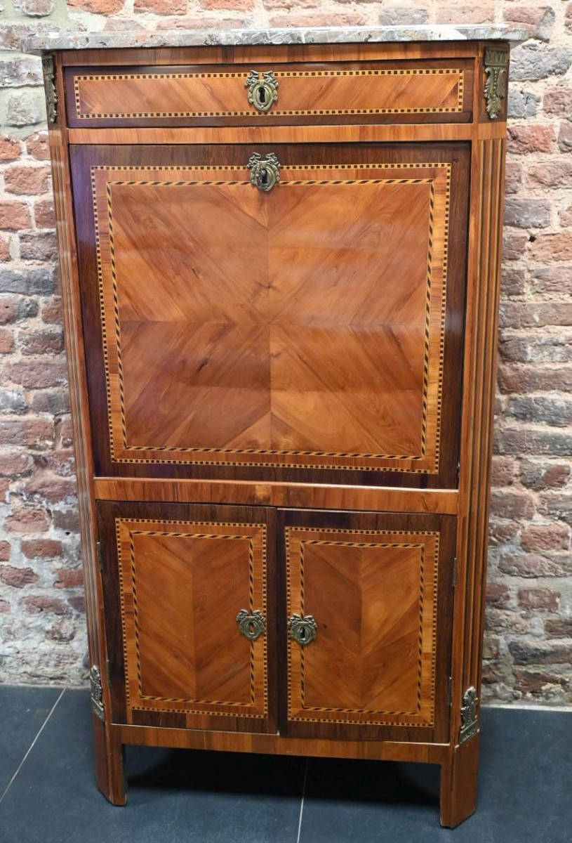 Secrétaire Transition en marqueterie de bois exotique à pans coupés 